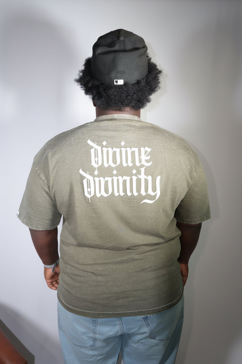 WASHED SAGE DIVIN3 DIVINITY TEE